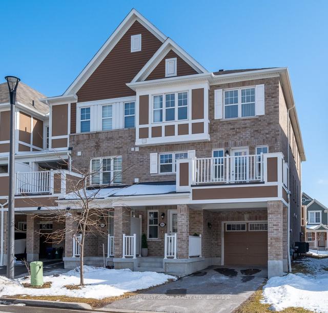 1065 Clipper Lane, House attached with 3 bedrooms, 3 bathrooms and 3 parking in Pickering ON | Image 1