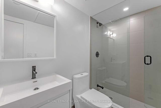 1008 - 2 Augusta Ave, Condo with 1 bedrooms, 2 bathrooms and 0 parking in Toronto ON | Image 4