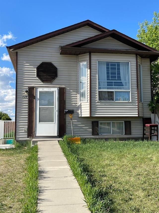 126 Martindale Boulevard Ne, House detached with 4 bedrooms, 2 bathrooms and 2 parking in Calgary AB | Image 9