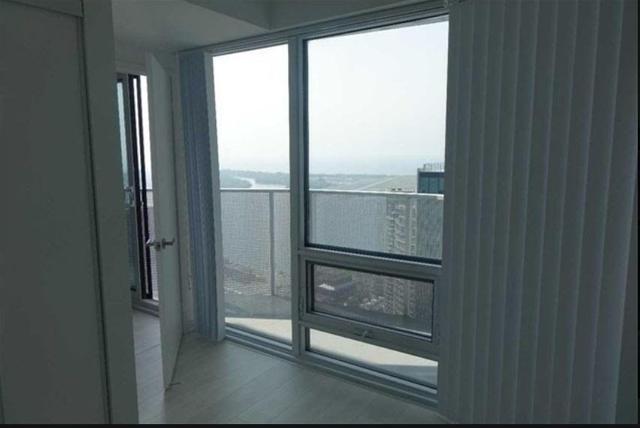 6301 - 88 Harbour St, Condo with 1 bedrooms, 1 bathrooms and 0 parking in Toronto ON | Image 8