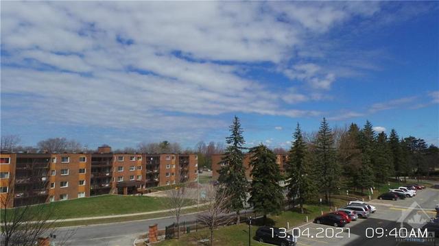 408 - 2000 Jasmine Crescent, Condo with 2 bedrooms, 1 bathrooms and 1 parking in Ottawa ON | Image 3