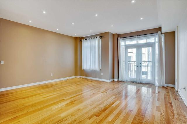 18 - 3038 Haines Rd, House attached with 3 bedrooms, 3 bathrooms and 2 parking in Mississauga ON | Image 4