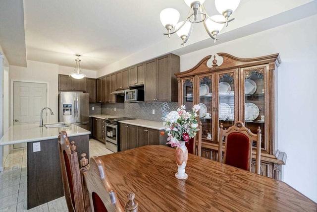 209 Kincardine St, House detached with 4 bedrooms, 4 bathrooms and 3 parking in Vaughan ON | Image 4