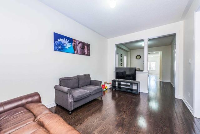 55 Yardley Cres, House semidetached with 4 bedrooms, 3 bathrooms and 3 parking in Brampton ON | Image 11