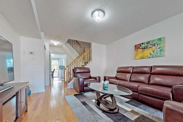 13 - 1050 Bristol Rd W, Townhouse with 3 bedrooms, 3 bathrooms and 2 parking in Mississauga ON | Image 3