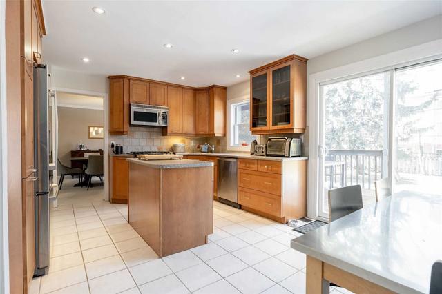 36 Lawnview Dr, House detached with 3 bedrooms, 4 bathrooms and 6 parking in Toronto ON | Image 30