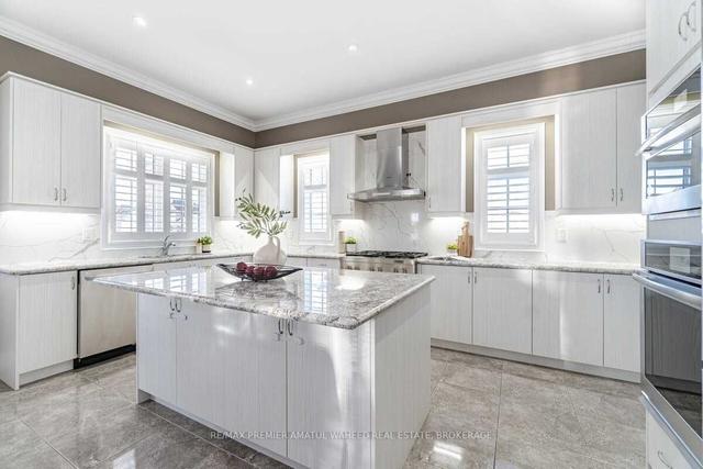 2 Herringbone Cres, House detached with 4 bedrooms, 4 bathrooms and 9 parking in Brampton ON | Image 11