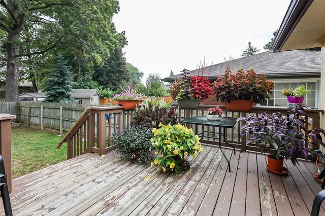41 Meadowvale Dr, House detached with 3 bedrooms, 2 bathrooms and 7 parking in St. Catharines ON | Image 2