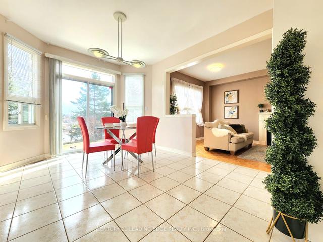 293 Castan Ave, House detached with 4 bedrooms, 4 bathrooms and 4 parking in Markham ON | Image 3