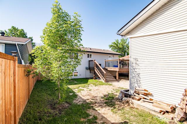 8 Neal Close, House detached with 3 bedrooms, 2 bathrooms and 3 parking in Red Deer AB | Image 35