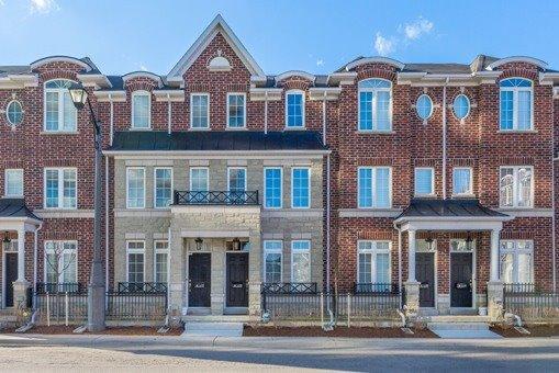 th 98 - 117a The Queensway Ave, Townhouse with 3 bedrooms, 2 bathrooms and 2 parking in Toronto ON | Image 1