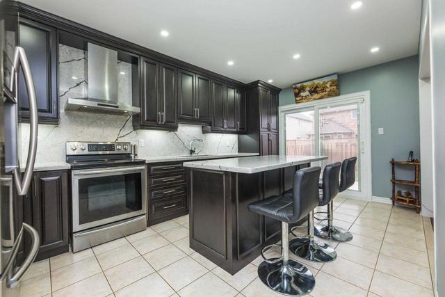 200 Binder Twine Tr, House detached with 4 bedrooms, 4 bathrooms and 6 parking in Brampton ON | Image 4