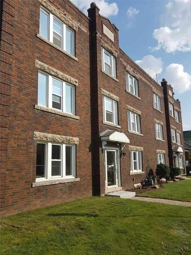;unit10 - 7 Connaught Ave S, House detached with 2 bedrooms, 1 bathrooms and 0 parking in Hamilton ON | Image 7