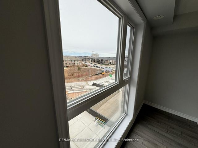 346 - 349 Wheat Boom Dr, Townhouse with 3 bedrooms, 3 bathrooms and 1 parking in Oakville ON | Image 4