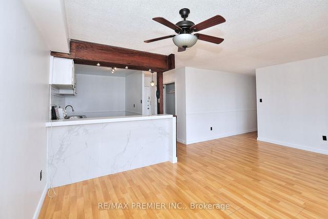 1901 - 10 Martha Eaton Way, Condo with 2 bedrooms, 2 bathrooms and 2 parking in Toronto ON | Image 5