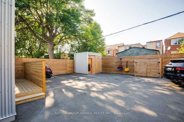 14 Wyndham St, House detached with 7 bedrooms, 5 bathrooms and 2 parking in Toronto ON | Image 27