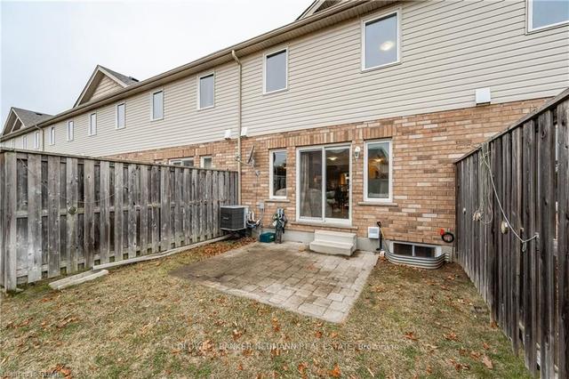 86 Lambeth Way, Townhouse with 3 bedrooms, 3 bathrooms and 2 parking in Guelph ON | Image 28
