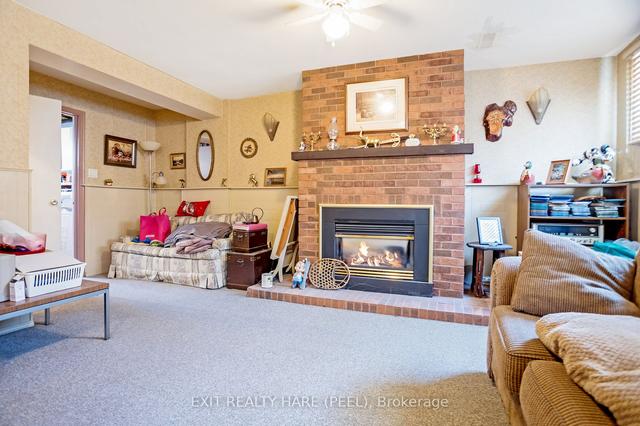 24 Hadrina St, House detached with 2 bedrooms, 2 bathrooms and 5 parking in Brampton ON | Image 13