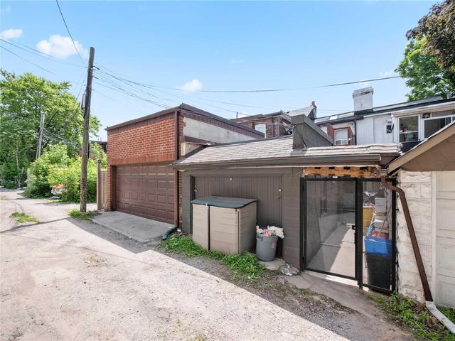 1066 Dundas St W, House semidetached with 3 bedrooms, 3 bathrooms and null parking in Toronto ON | Image 20