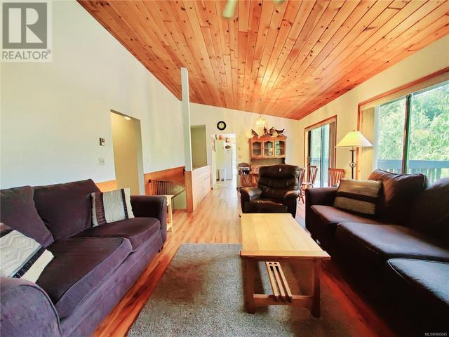 320 Leighton Way, House detached with 4 bedrooms, 3 bathrooms and 4 parking in Tofino BC | Image 6