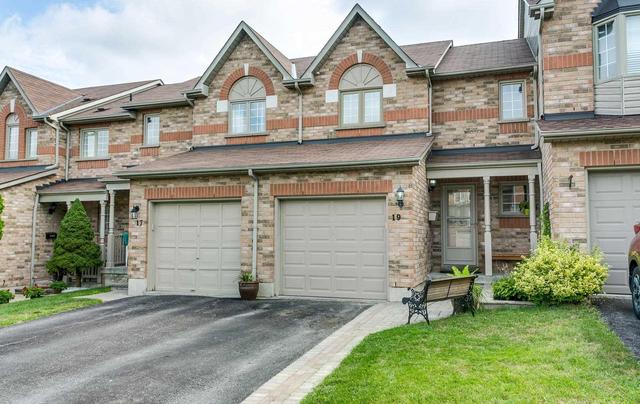 19 Murphy Lane, Townhouse with 3 bedrooms, 2 bathrooms and 2 parking in Ajax ON | Image 1