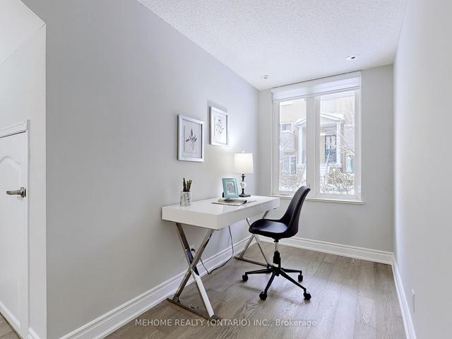 1501 - 28 Sommerset Way, Townhouse with 2 bedrooms, 2 bathrooms and 1 parking in Toronto ON | Image 8