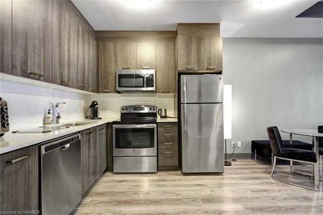 1212 - 150 Main St W, Condo with 1 bedrooms, 2 bathrooms and 1 parking in Hamilton ON | Image 2
