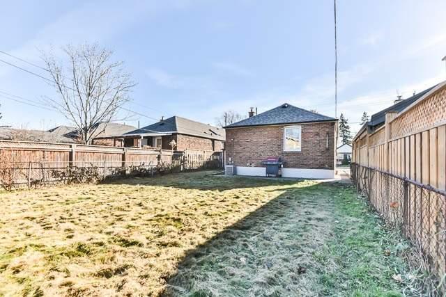 2738 St. Clair Ave E, House detached with 2 bedrooms, 2 bathrooms and 1 parking in Toronto ON | Image 16