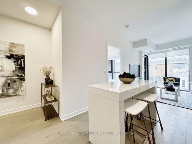 407 - 840 St. Clair Ave W, Condo with 2 bedrooms, 2 bathrooms and 1 parking in Toronto ON | Image 5
