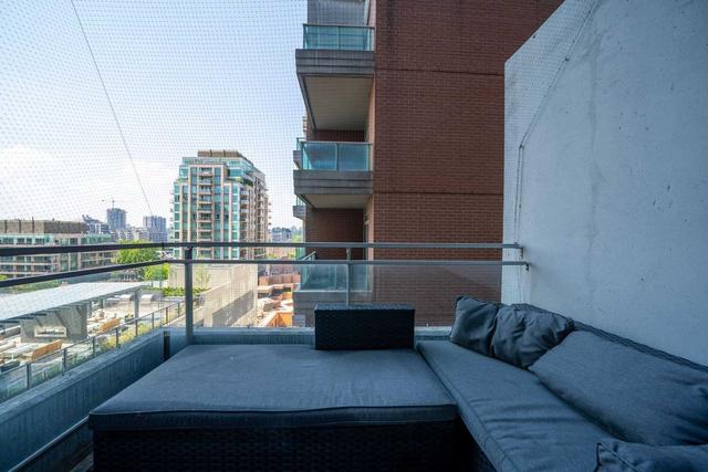 1105 - 80 Cumberland St, Condo with 2 bedrooms, 3 bathrooms and 1 parking in Toronto ON | Image 6
