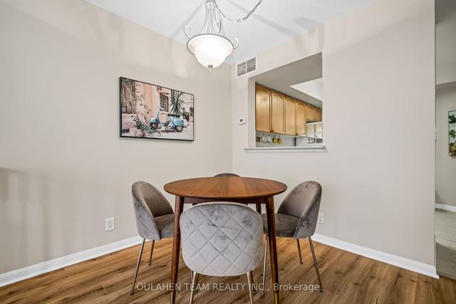 1306 - 28 Sommerset Way, Townhouse with 3 bedrooms, 3 bathrooms and 1 parking in Toronto ON | Image 2