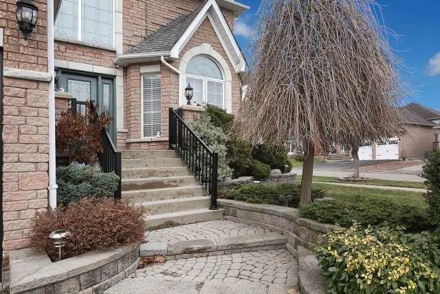 1439 Greenvalley Tr, House detached with 4 bedrooms, 4 bathrooms and 2 parking in Oshawa ON | Image 3