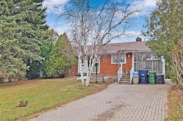 2 Hemford Cres, House detached with 3 bedrooms, 3 bathrooms and 3 parking in Toronto ON | Image 23