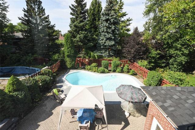 21 Mitre Pl, House detached with 3 bedrooms, 3 bathrooms and 4 parking in Toronto ON | Image 10