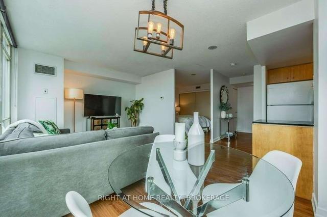 2106 - 397 Front St W, Condo with 1 bedrooms, 1 bathrooms and 1 parking in Toronto ON | Image 2