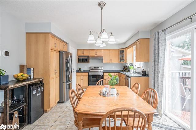 7 Bard Boulevard, House detached with 4 bedrooms, 2 bathrooms and 4 parking in Guelph ON | Image 9