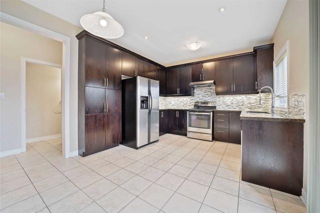 311 Grand Trunk Ave, House detached with 4 bedrooms, 3 bathrooms and 5 parking in Vaughan ON | Image 12