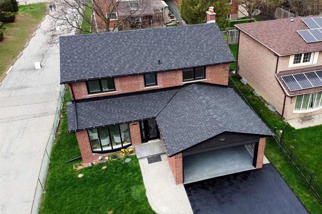 4254 Bloor St W, House detached with 4 bedrooms, 3 bathrooms and 7 parking in Toronto ON | Image 1