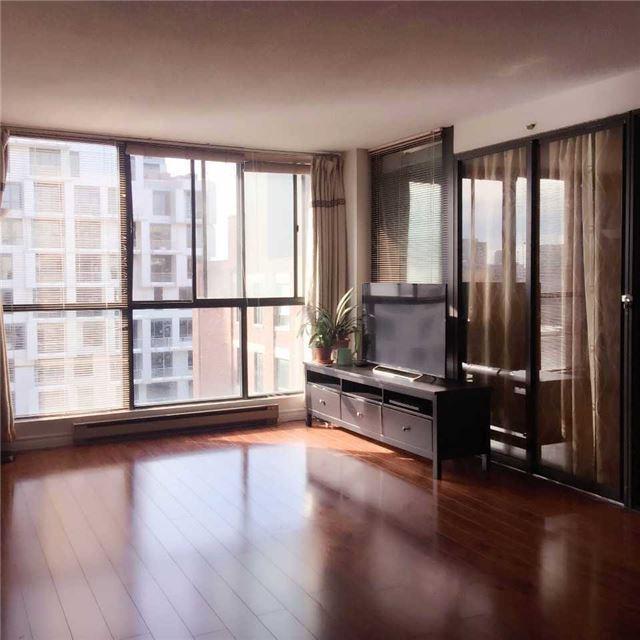 704 - 188 Spadina Ave, Condo with 2 bedrooms, 2 bathrooms and 1 parking in Toronto ON | Image 2