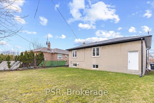 289 Waterloo Ave, House detached with 3 bedrooms, 2 bathrooms and 4 parking in Toronto ON | Image 19