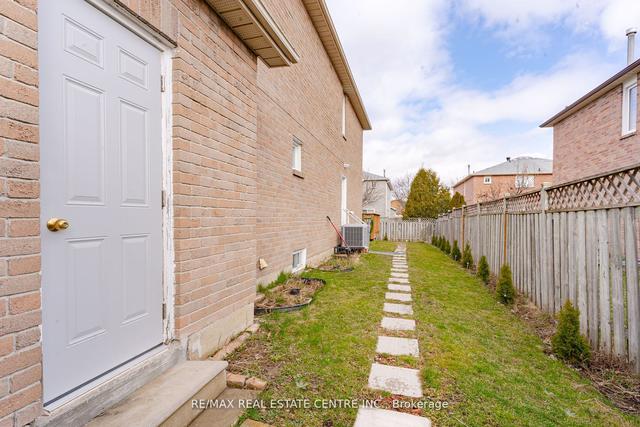37 Ebby Ave, House semidetached with 3 bedrooms, 4 bathrooms and 5 parking in Brampton ON | Image 27