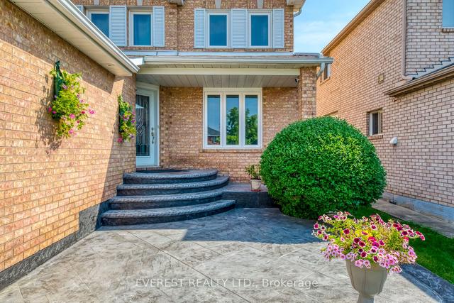 19 Beaconsfield Ave, House detached with 4 bedrooms, 4 bathrooms and 6 parking in Brampton ON | Image 37