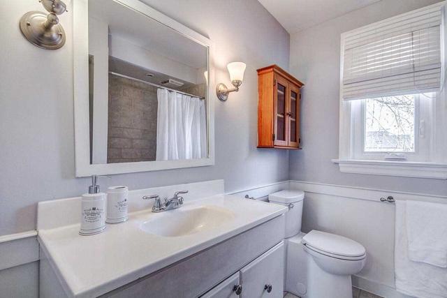 129 Dewhurst Blvd, House semidetached with 3 bedrooms, 2 bathrooms and 5 parking in Toronto ON | Image 14