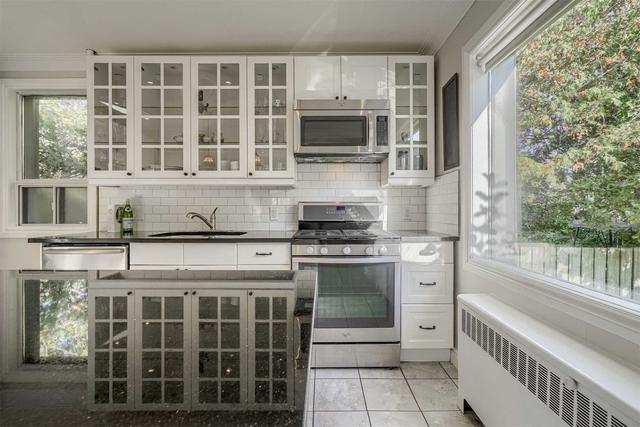 60 Harold St, House detached with 3 bedrooms, 2 bathrooms and 3 parking in Toronto ON | Image 28