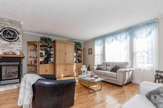 1012 Westmount Ave, House detached with 3 bedrooms, 1 bathrooms and 6 parking in Innisfil ON | Image 3