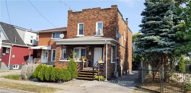 1387 Barton St E, House detached with 4 bedrooms, 3 bathrooms and 4 parking in Hamilton ON | Image 1