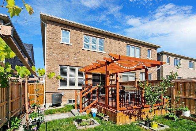 72 Mohandas Dr, House semidetached with 4 bedrooms, 5 bathrooms and 3 parking in Markham ON | Image 22