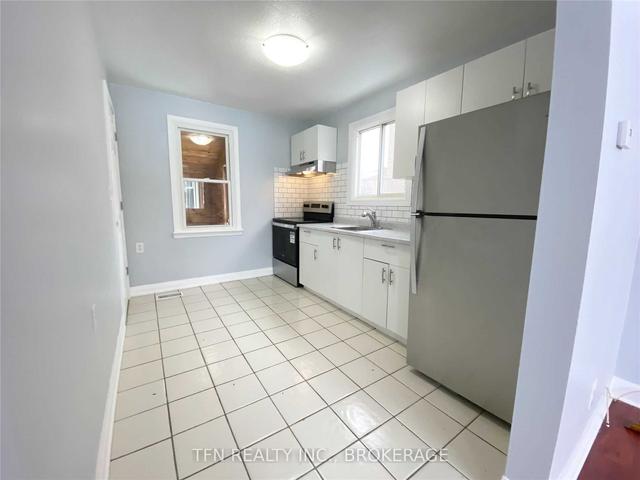 106 Eleanor Ave, House detached with 2 bedrooms, 2 bathrooms and 4 parking in Hamilton ON | Image 8