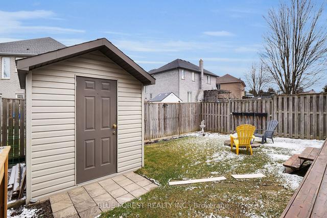 2891 Meadowgate Blvd, House detached with 3 bedrooms, 2 bathrooms and 4 parking in London ON | Image 3