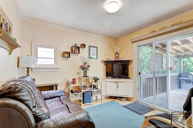 118 Hendon Ave, House detached with 2 bedrooms, 2 bathrooms and 4 parking in Toronto ON | Image 8